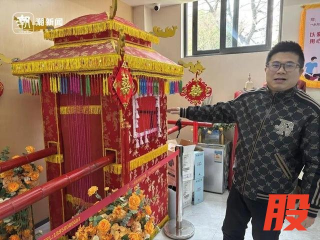 许多年轻人开始青睐传统的婚礼。吴恩慧 摄